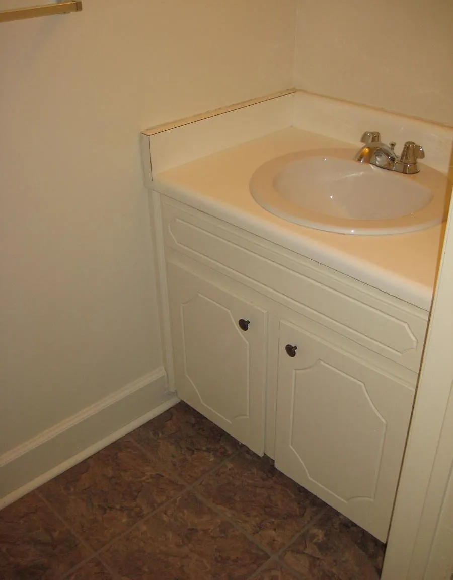 2 bed, 1.5 bath, $750 — Photo 3