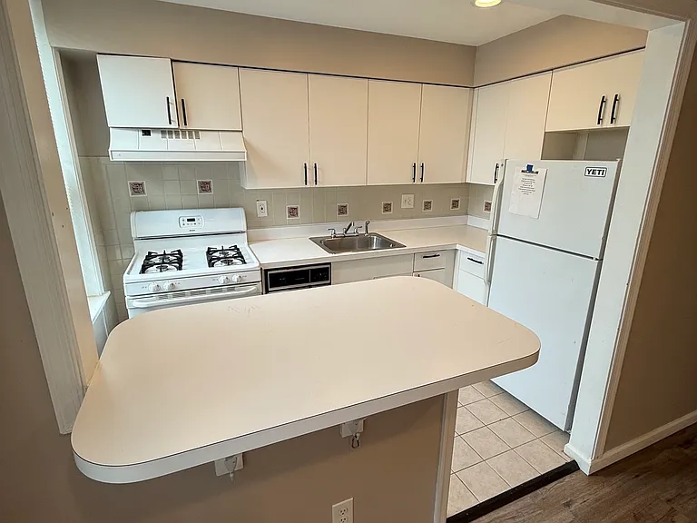 1404 E Baltimore St — Photo 3