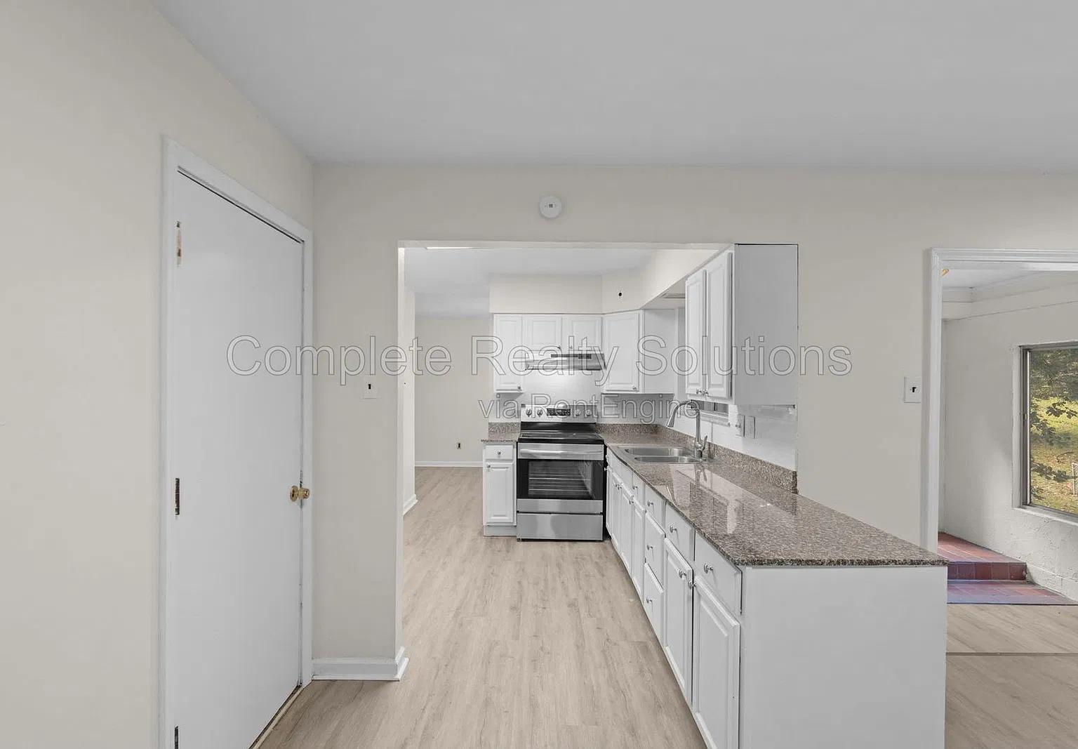 3 bed, 2.0 bath, 1411 sqft, $1,299 — Photo 4