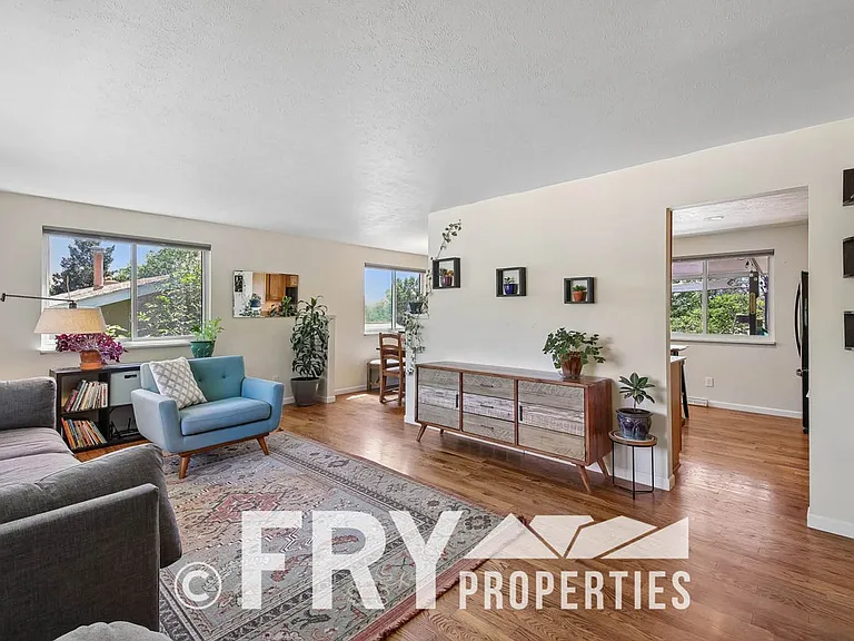 6459 Brentwood St — Photo 12