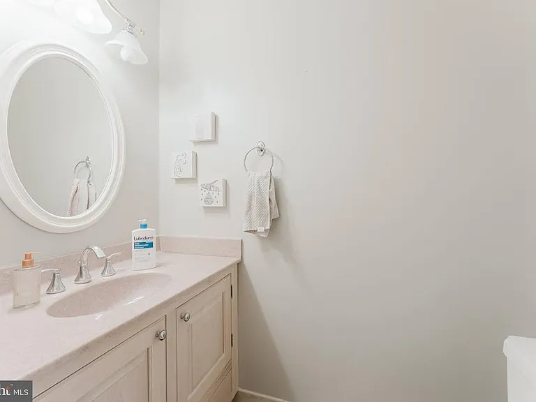 8001 Bethelen Woods Ln — Photo 10