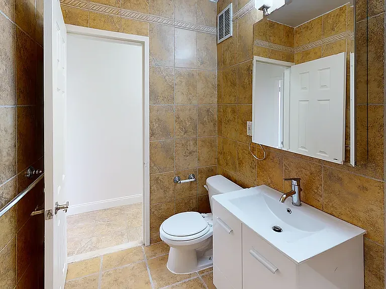 Shorecrest Towers — Photo 11