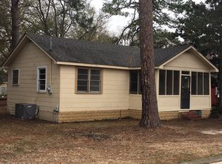 113 Simmons St, Baxley, GA 31513