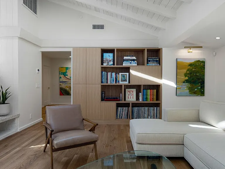1057 Monte Dr — Photo 9