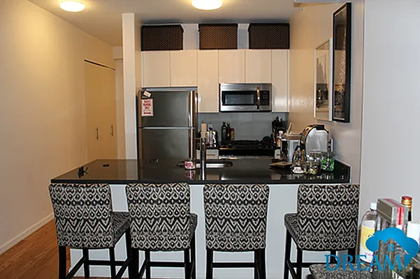 Rented by Dream Property Group LLC | media 4