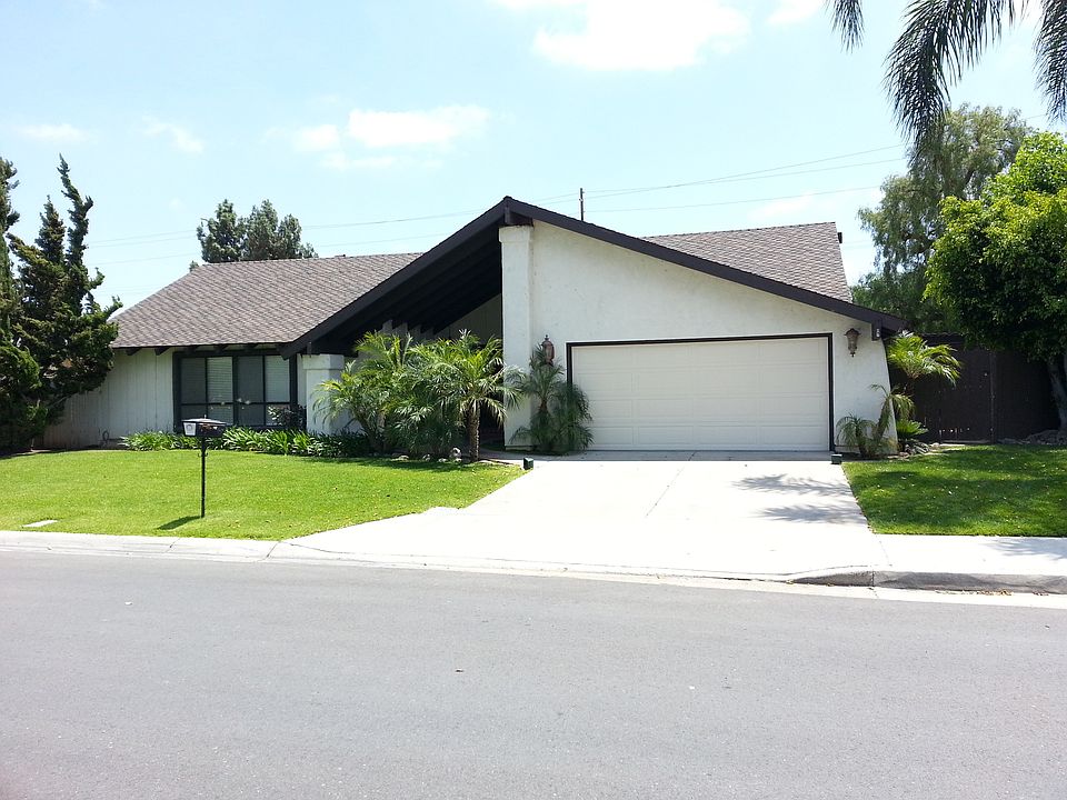 17822 Portsmouth Circle, Villa Park, CA 92861