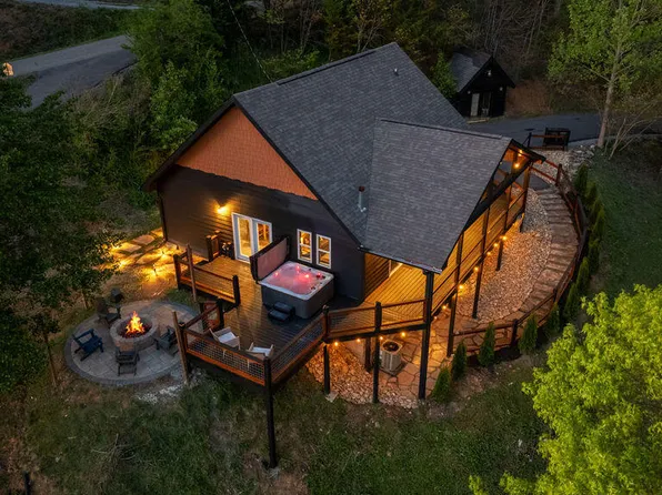 1608 Mitchell Farm Rd, Pigeon Forge, TN 37876