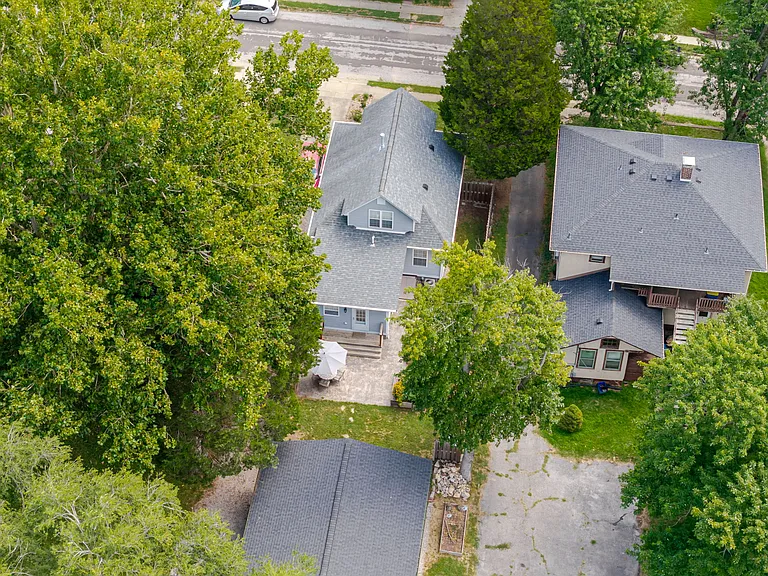 241 Coventry Pl — Photo 39