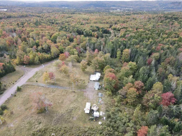 106 Ashdale Hts, Antigonish, NS B2G 2L3