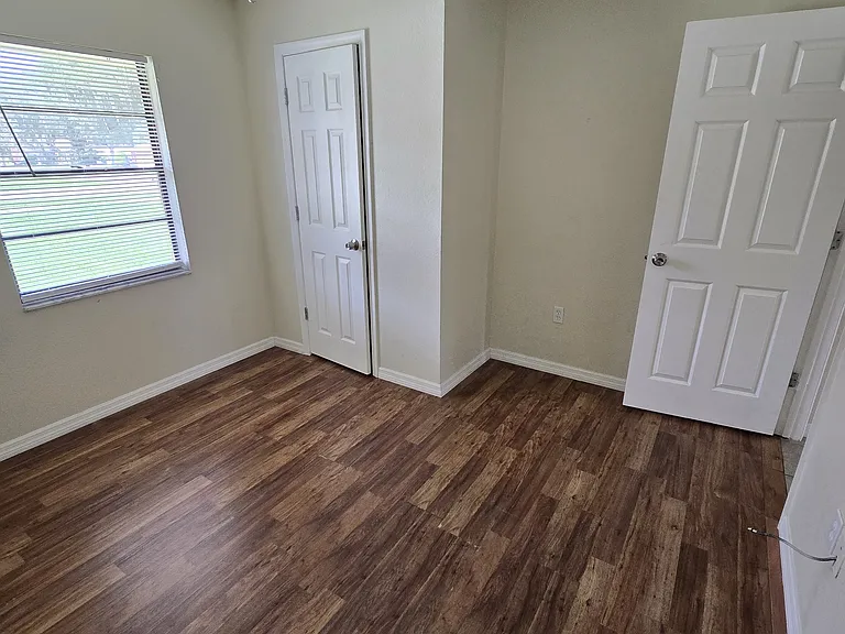 117 Denton Ave — Photo 12