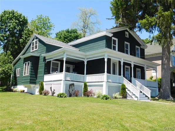 25 High St, Lyons, NY 14489