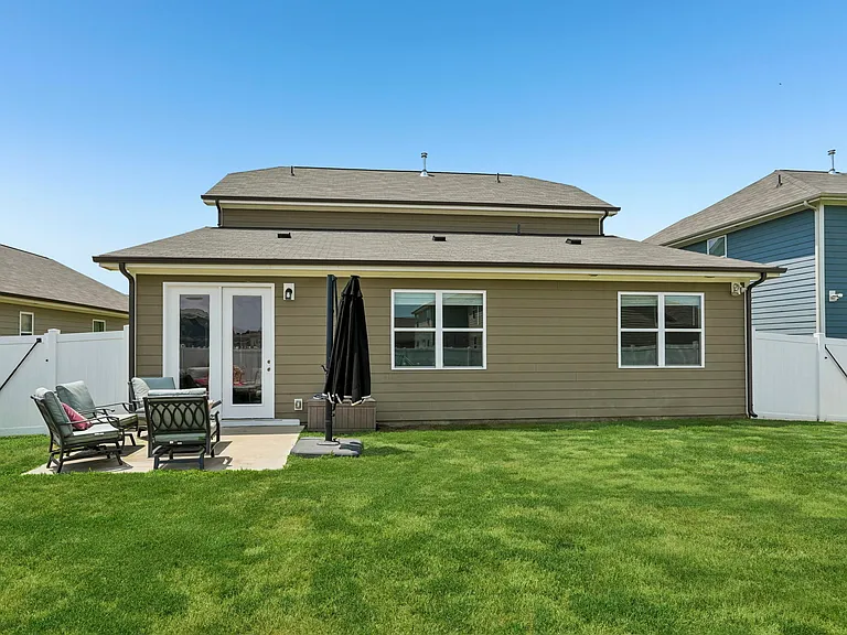 8007 Foxcroft Dr — Photo 23