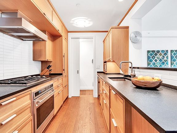3rd image of 177 9th Ave APT 3G