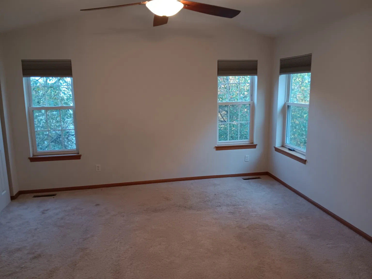 4 bed, 2479 sqft, $2,995 — Photo 2