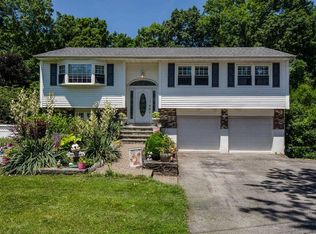 5 Mark Ct, Poughkeepsie, NY 12603