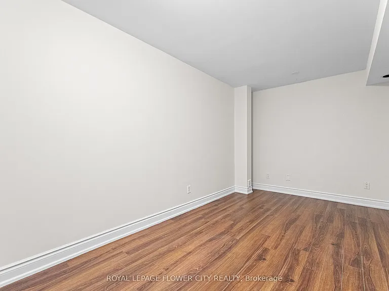 87 Tulip Dr — Photo 32