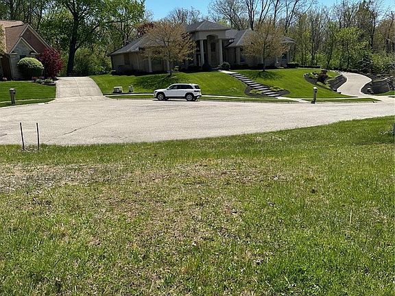4th image of 2439 Greystone Ln