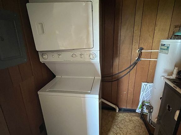 2nd image of 104 Airshire Ct APT 3