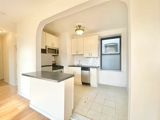 Rented by Bohemia Realty Group | media 21