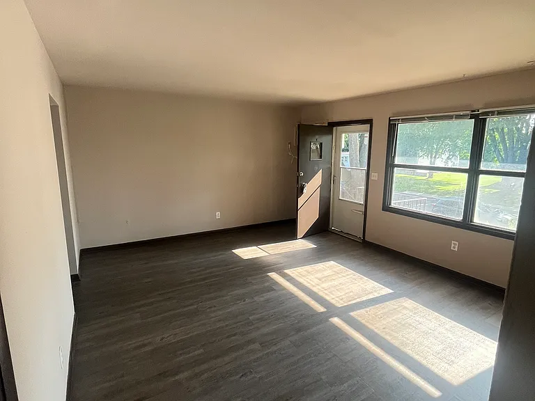 812 N Gladstone Ave #C — Photo 14