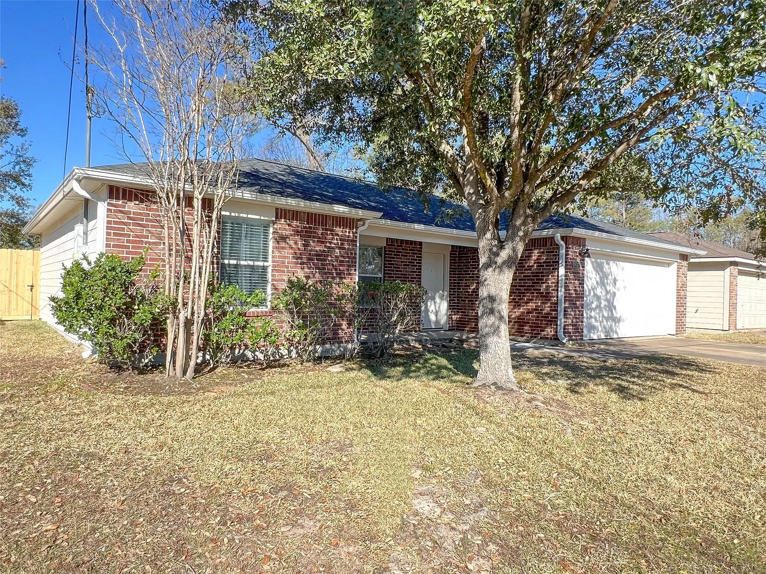 3 bed, 2.0 bath, 1118 sqft, $1,600 — Photo 2