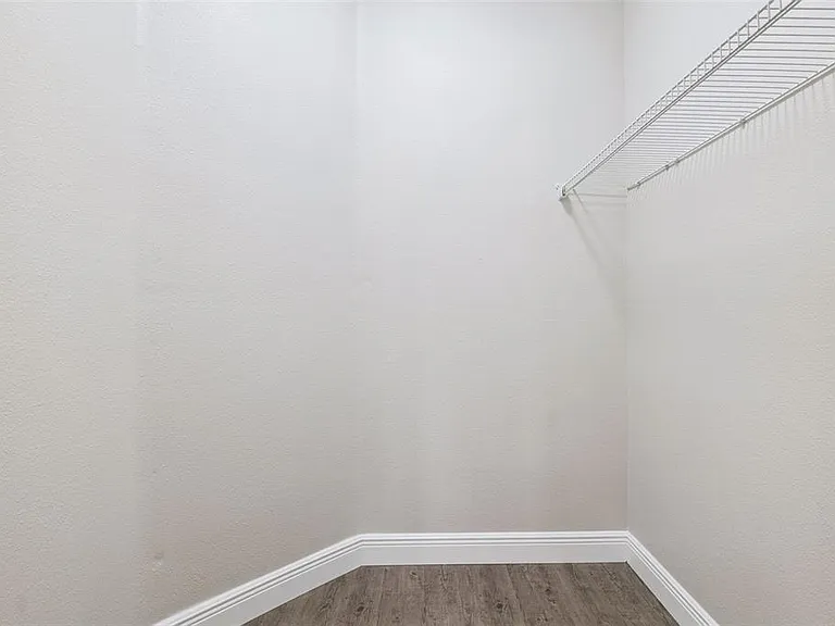 1209 Cathcart Cir — Photo 36