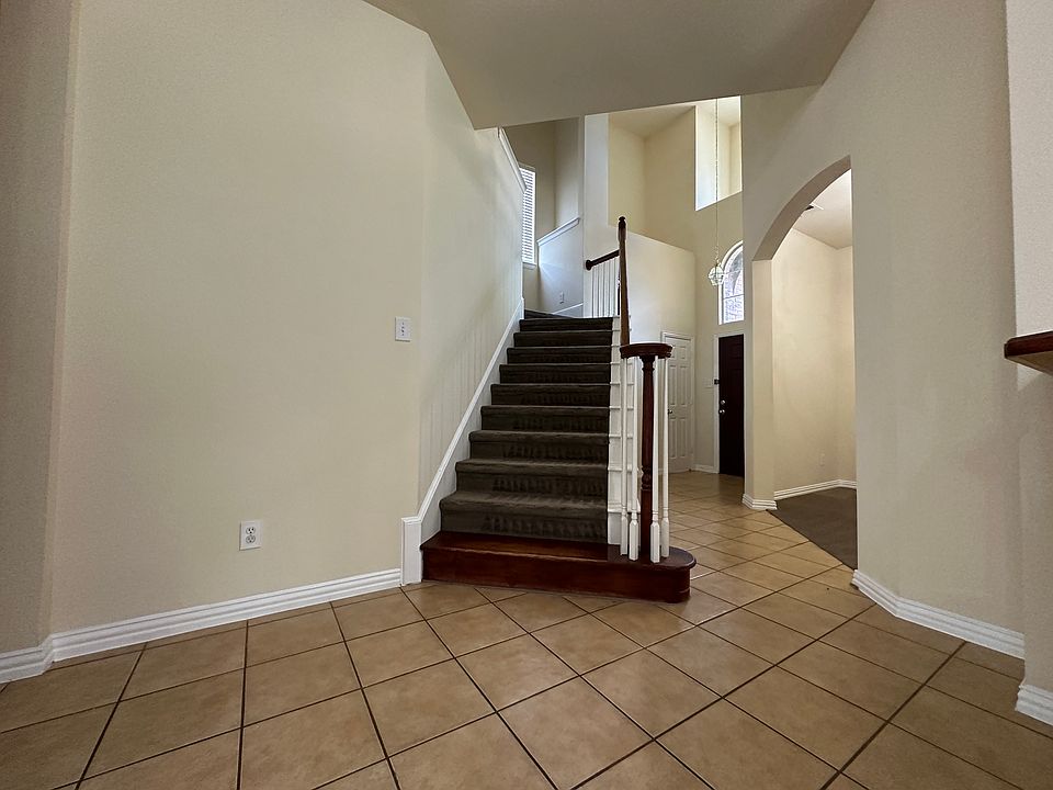 1st image of 10245 Benwick Dr