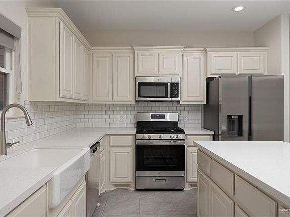 4th image of 2700 N Plumbago Ave