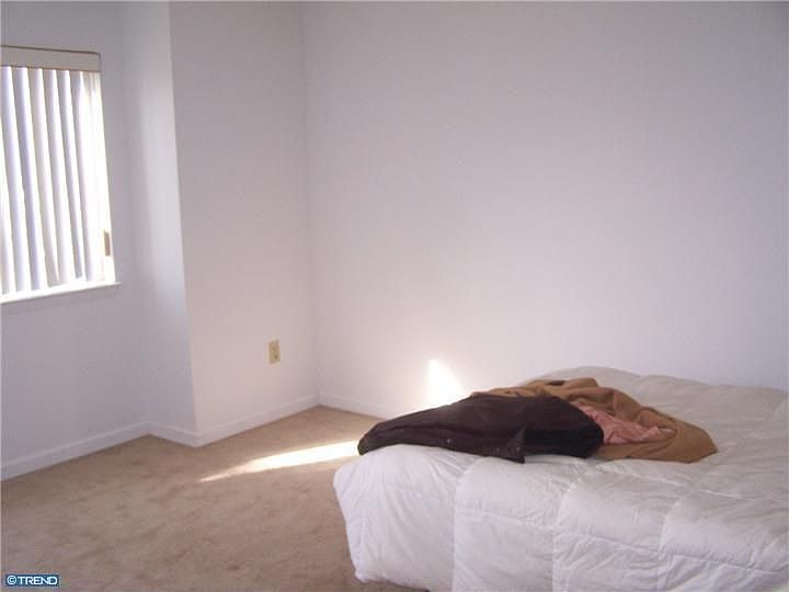 2nd image of 2035 Lucas Ln