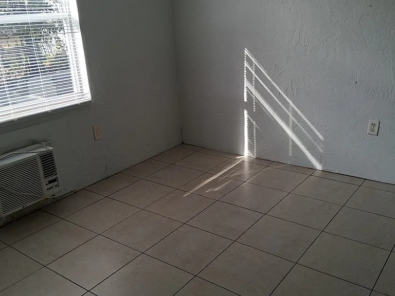 27 W Crystal Ave #101 — Photo 5