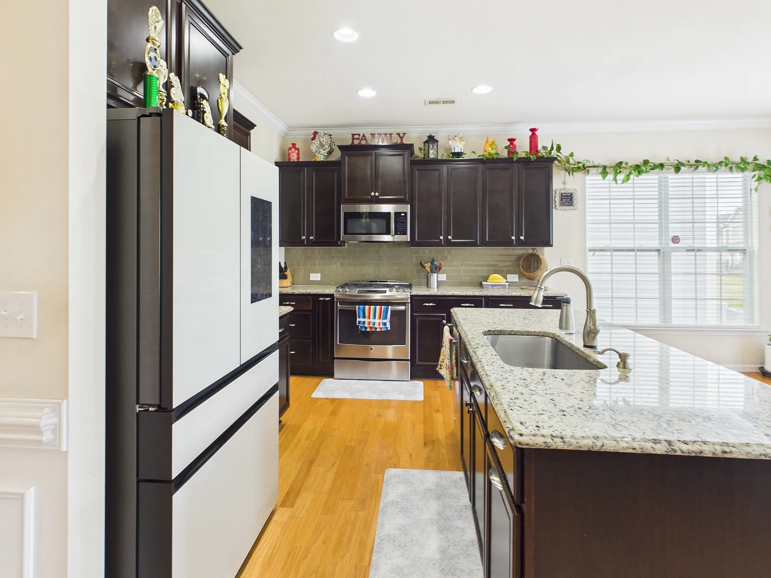 4 bed, 2656 sqft, $2,700 — Photo 4