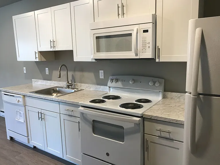 327 W Seneca — Photo 10