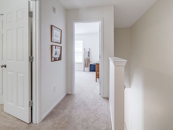 3rd image of 509 W 9th St