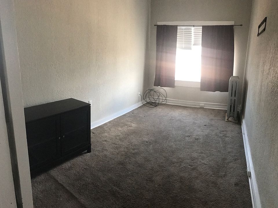 2nd image of 132 S Main #15