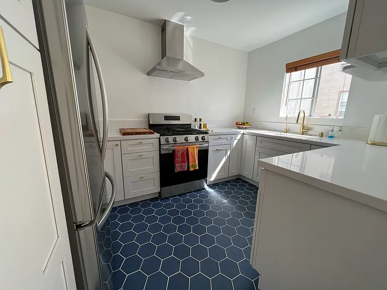 2832 S Rimpau Blvd — Photo 15