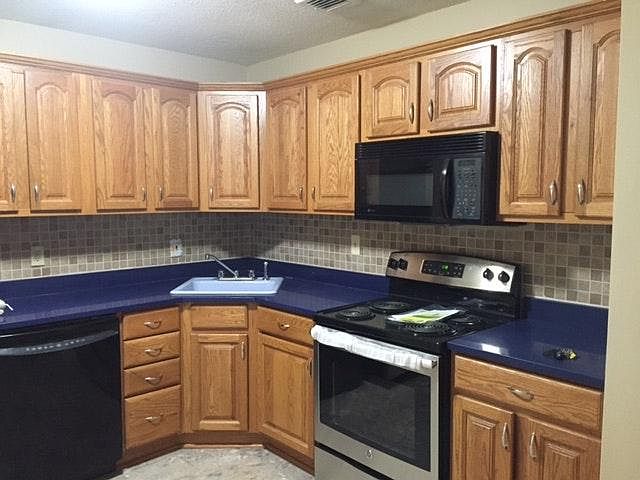 1st image of 210 Twin Circle Dr