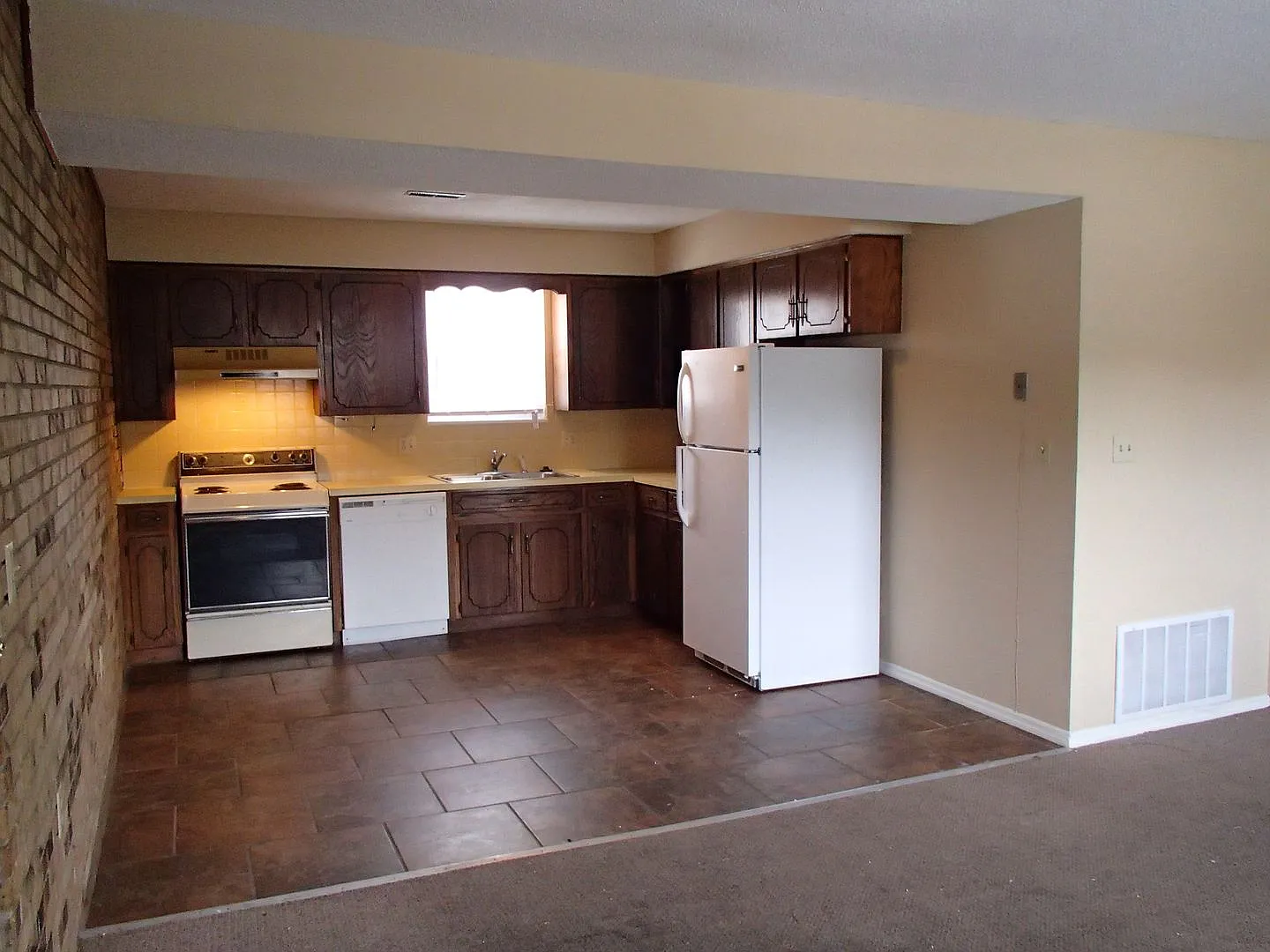 12 N Pindwood — Photo 1