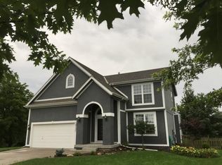 10131 Redbud Ln, Lenexa, KS 66220