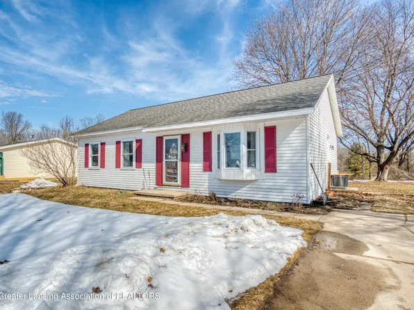 232 Lawrence Cir, Paris, MI 49338