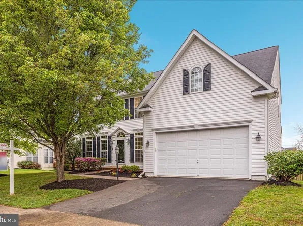 33 Potterfield Dr, Lovettsville, VA 20180