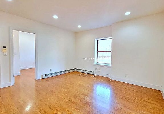 3rd image of 2259 Adam C Powell Blvd #E5