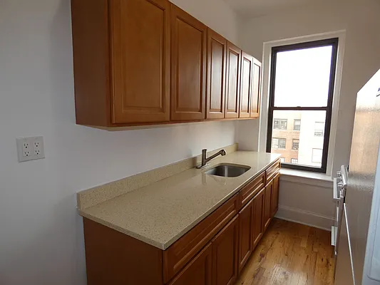 Rented by Karten Real Estate Services LLC | media 30