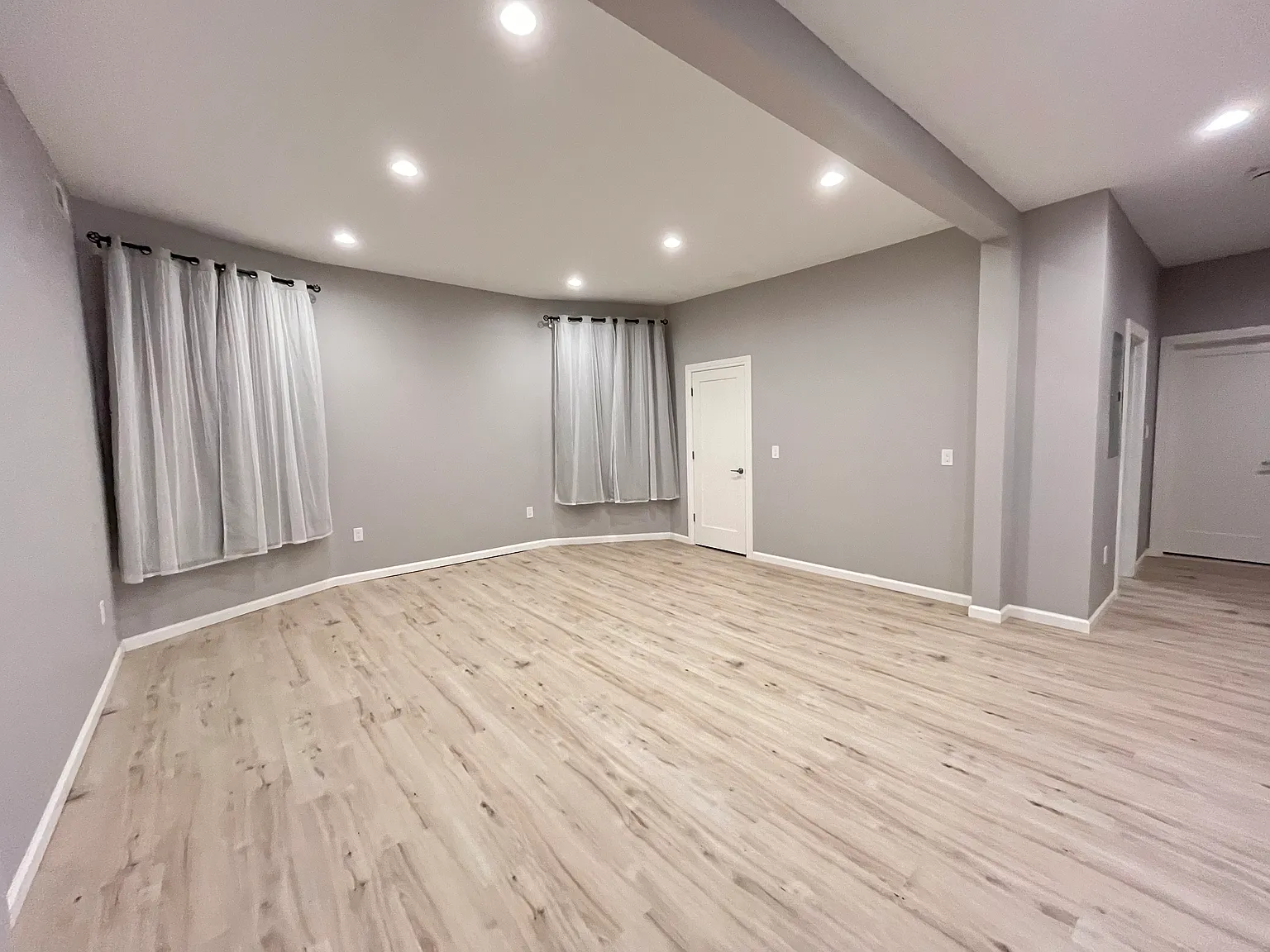 3237 Dawson St — Photo 2