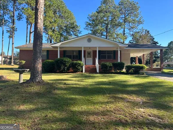 1134 Lake Dr, Soperton, GA 30457