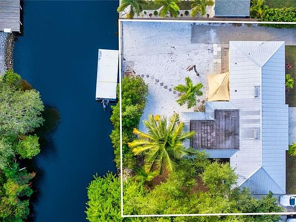 4th image of 2772 Riverview DR