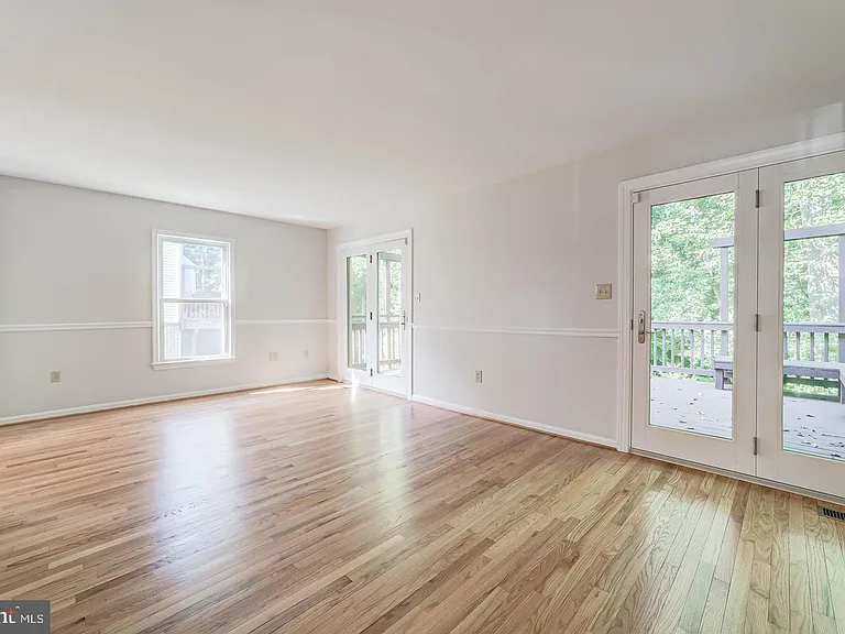 7208 Burton Hill Ct — Photo 4