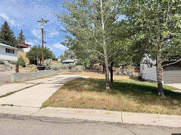 5th image of 301 Quartz St