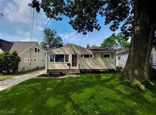 24000 Knickerbocker Rd, Bay Village, OH 44140