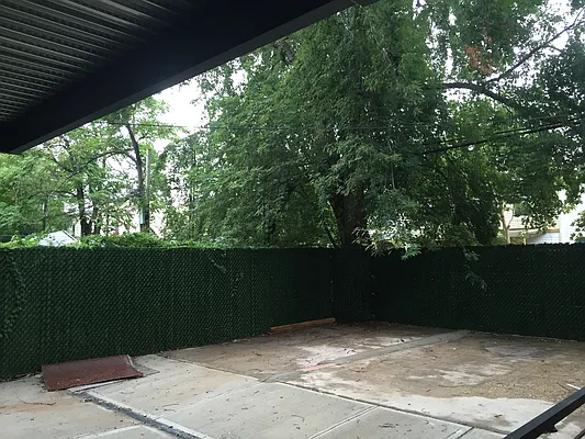 Rented by P Management | media 23