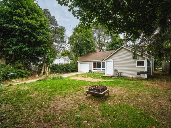 264 5th Ave, Manistee, MI 49660